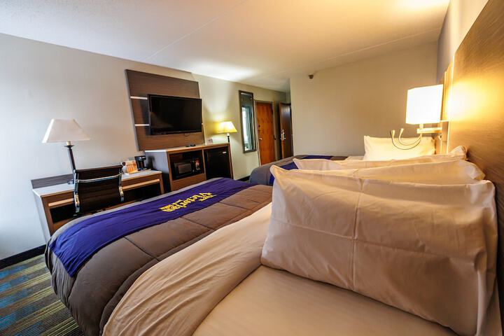 Room 17 of 38