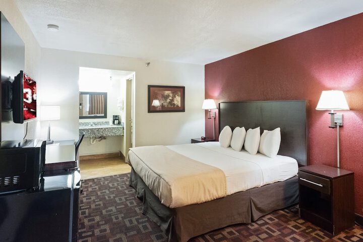 Room 12 of 30