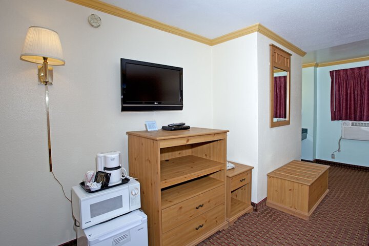 Room 6 of 56