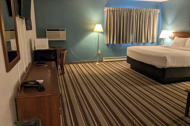 Magnuson Hotel Copper Crown