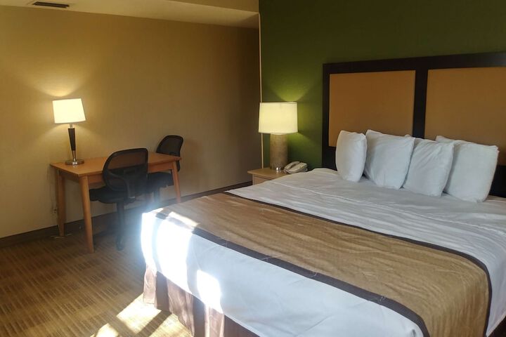 Room 37 of 46