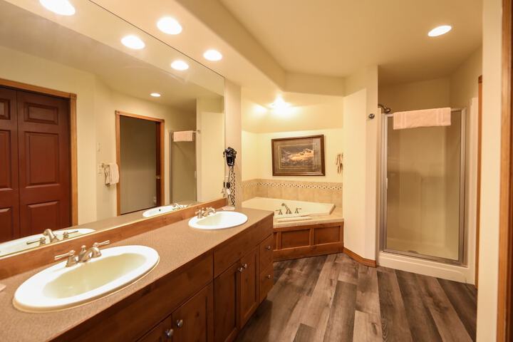 Room 45 of 184
