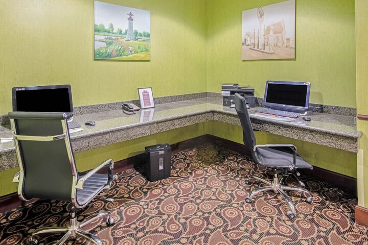 Business Center 34 of 34
