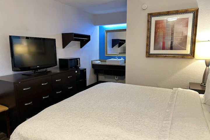 Room 8 of 19