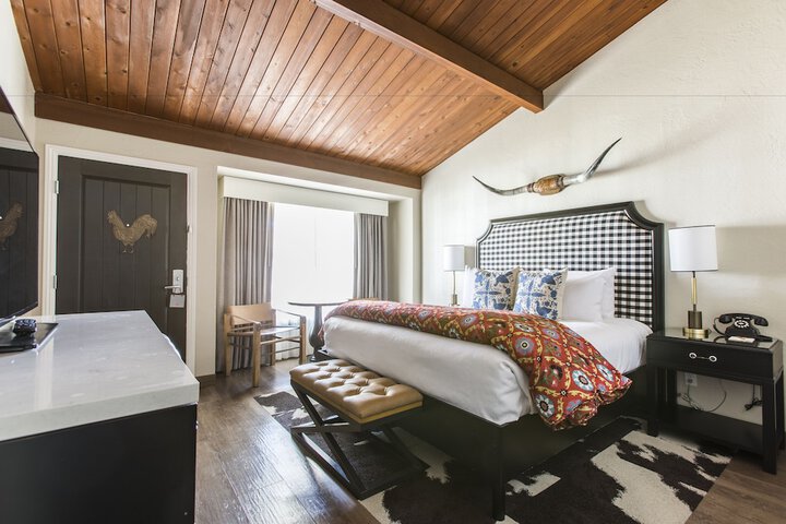 Room 17 of 60