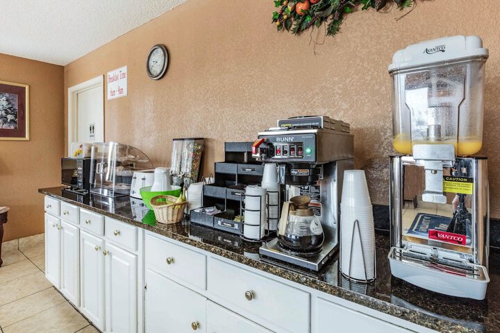 Breakfast/Coffee Service 28 of 31