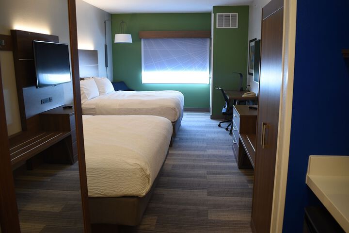 Room 54 of 77