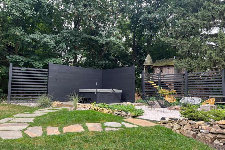 Ode to the 70's creative private home with pool
