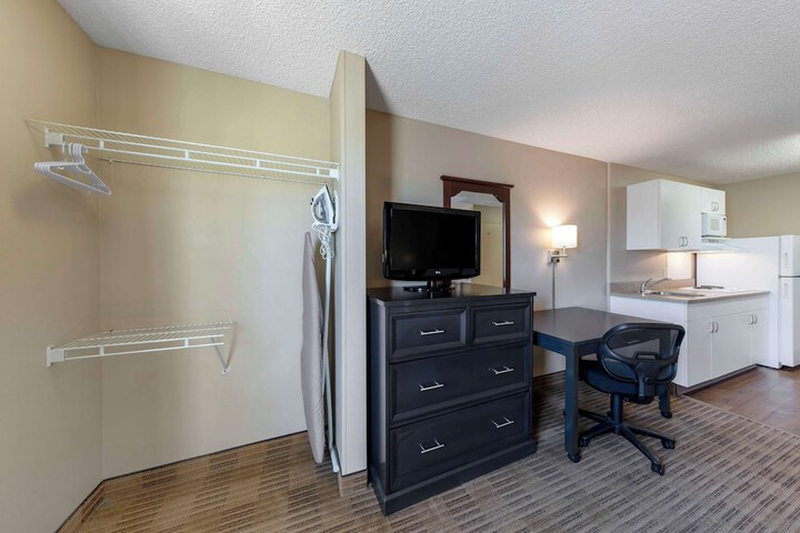 Extended Stay America Suites Orange County Katella Ave