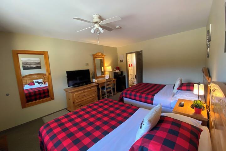 Parkway Motel