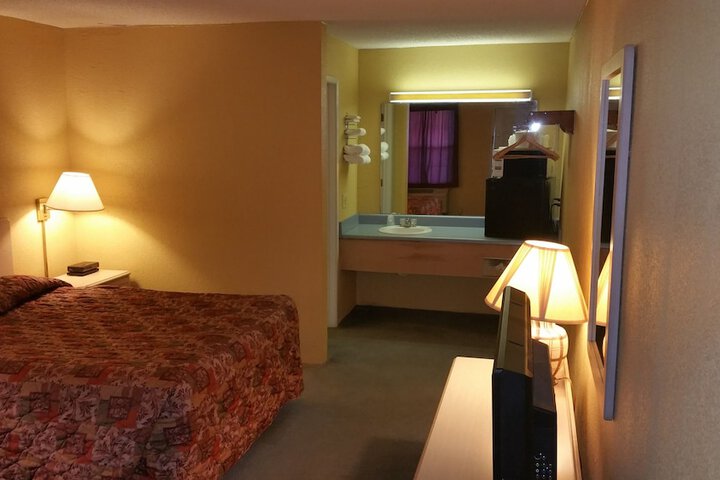 Room 34 of 46