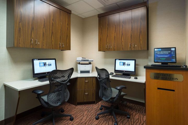 Hilton Garden Inn Edison / Raritan Center