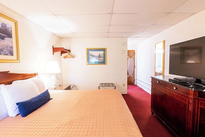Room 52 of 66
