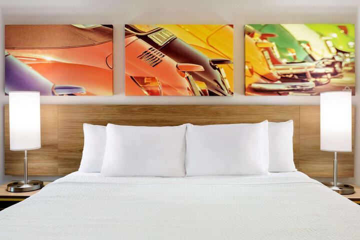 Room 25 of 36