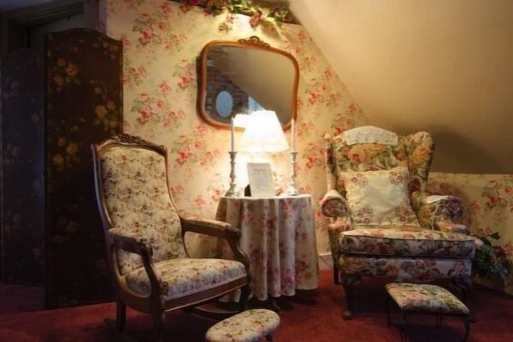 Room 6 of 25