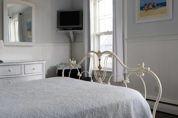 Room 27 of 75