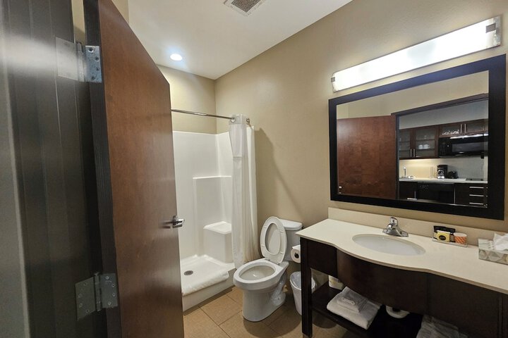Heritage Place Hotel & Suites