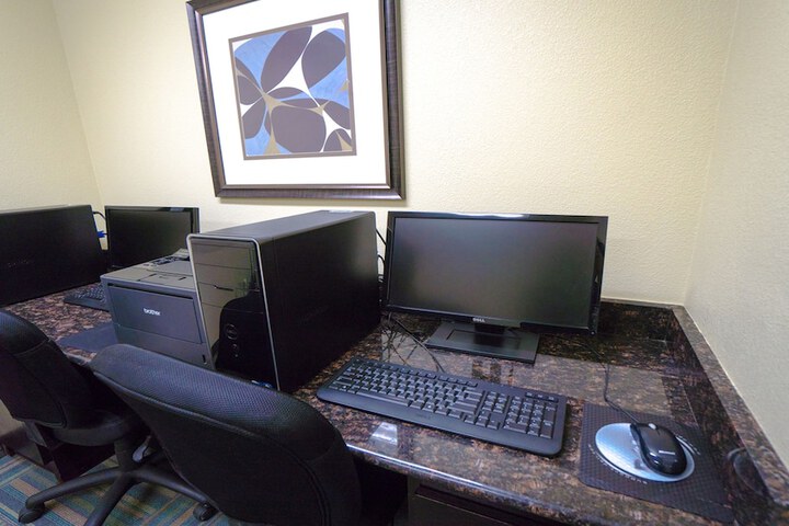 Holiday Inn Express & Suites Pampa by IHG