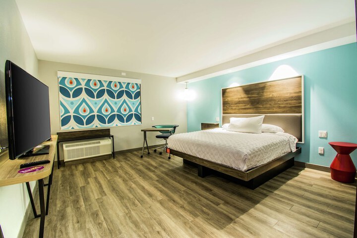 Room 14 of 28