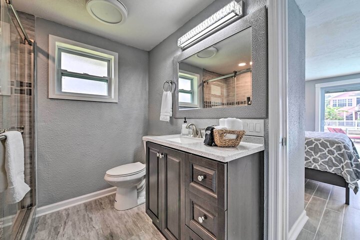 Renovated Port Richey Oasis w / Lanai + Grill!