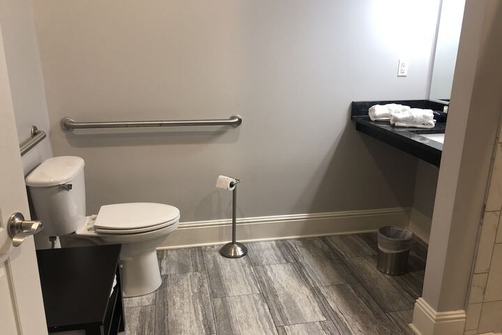 Room 101 of 105