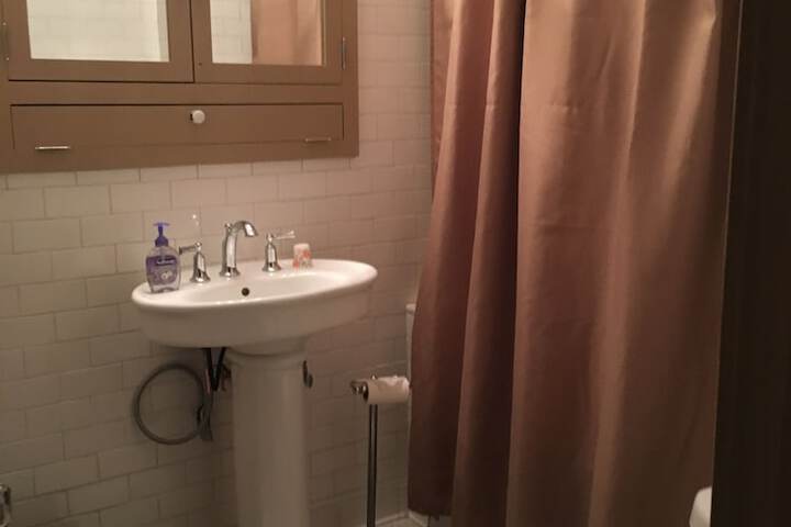 Room 14 of 63