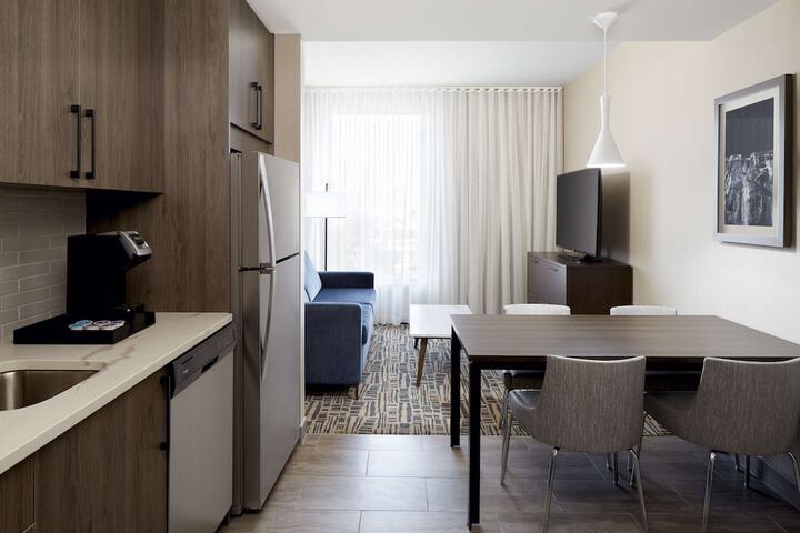 Room 33 of 52
