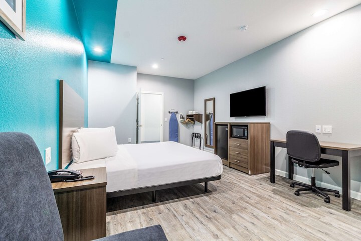 Room 14 of 33