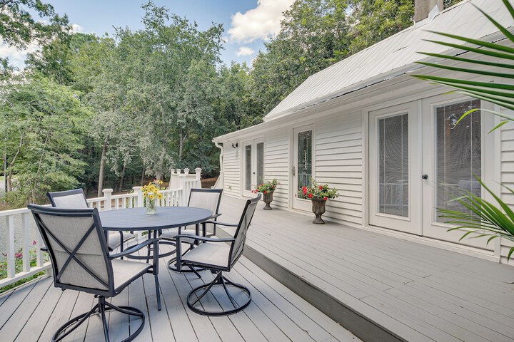 Historic & Charming Pittsboro Home w / Fireplaces