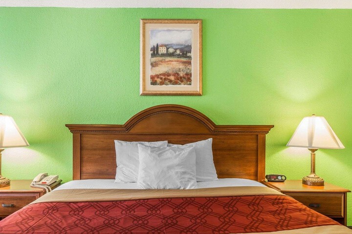 Room 35 of 53
