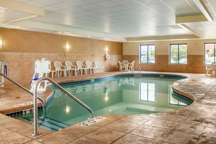 Sleep Inn & Suites Milwaukee Airport