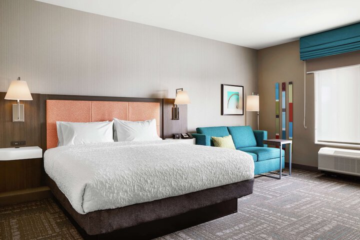 Hampton Inn & Suites Chicago Waukegan
