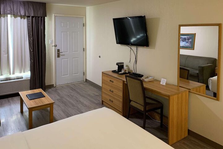 Room 3 of 16