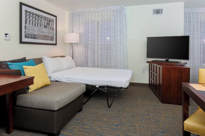Room 25 of 34