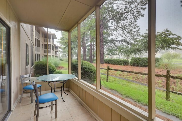 5 Mi to Cherry Grove Beach: Dog-friendly Condo!
