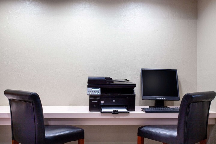 Business Center 36 of 39