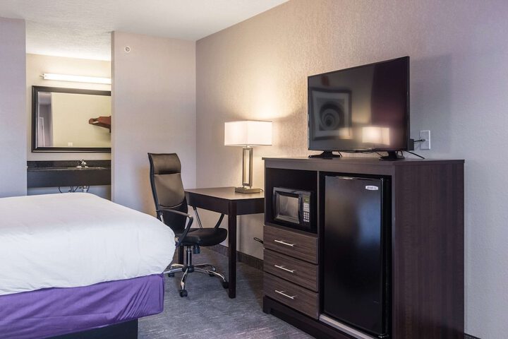 Room 21 of 32