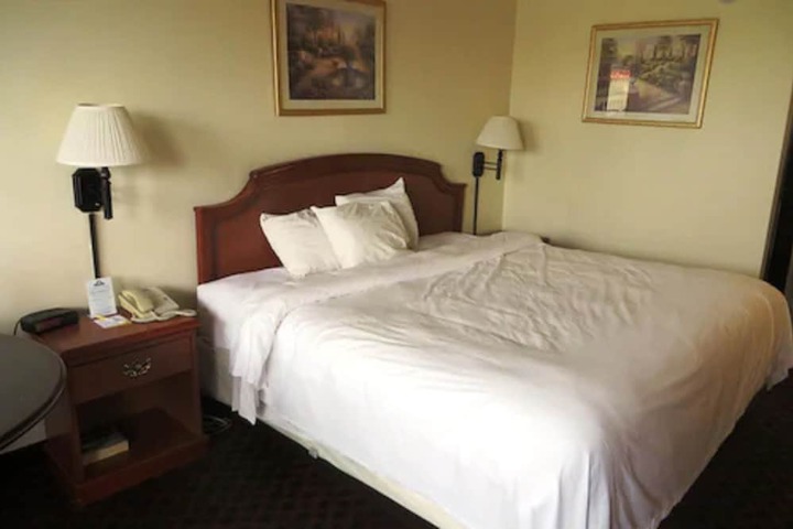 Room 21 of 37