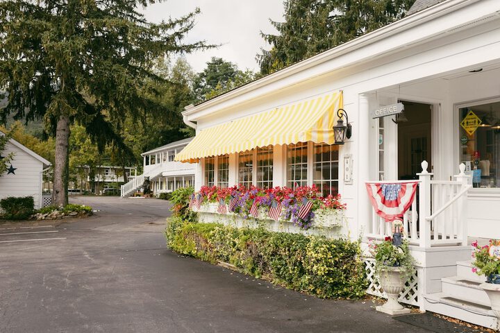 Hotel 4 of 66