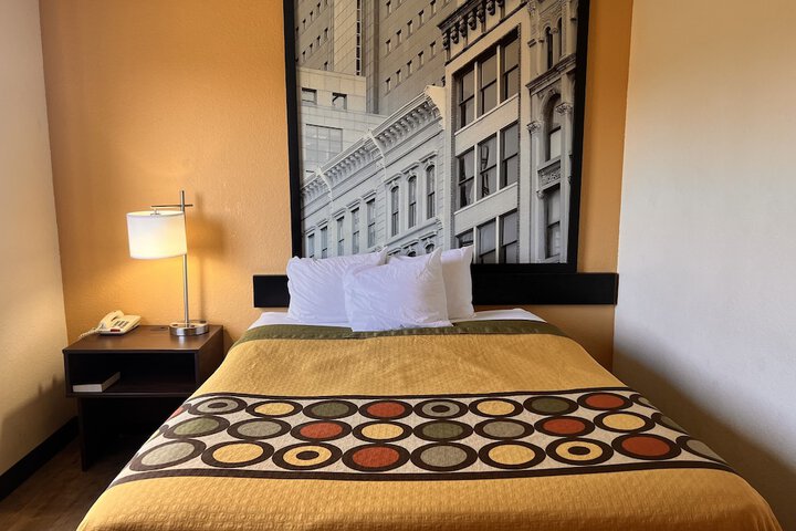 Room 15 of 42
