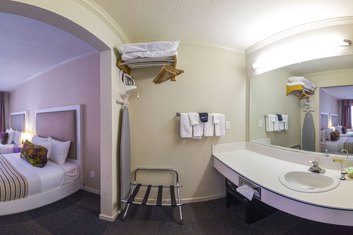 Room 26 of 39