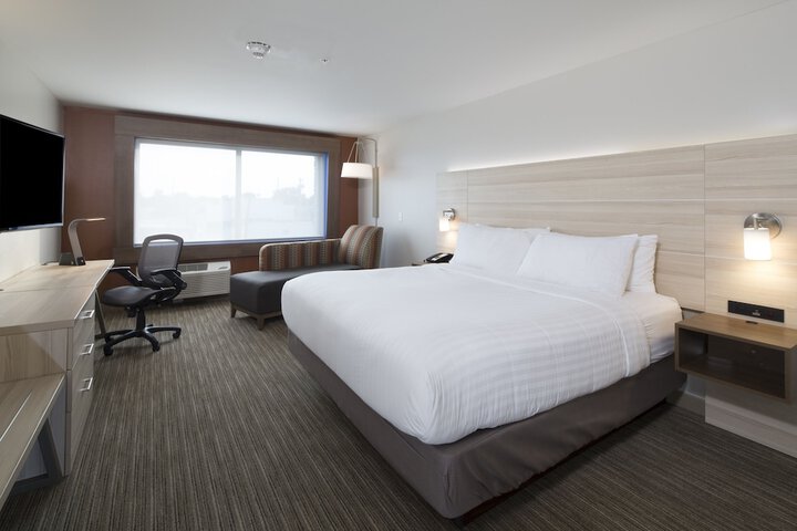 Holiday Inn Express Hotel & Suites Logansport by IHG