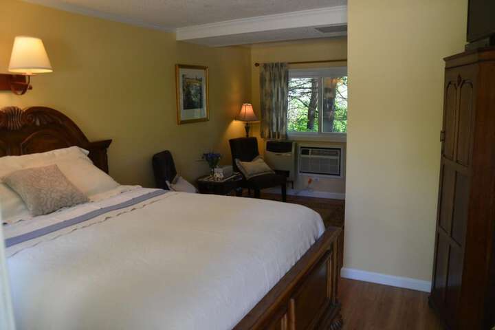 Room 32 of 67