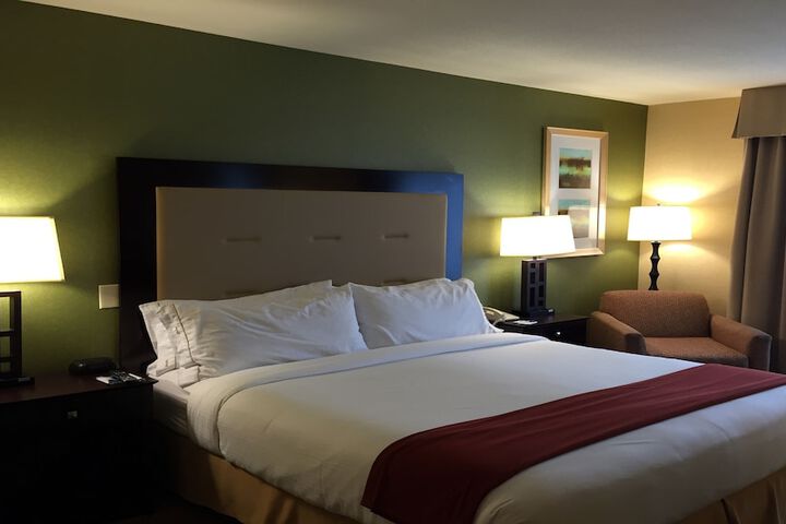Room 62 of 86