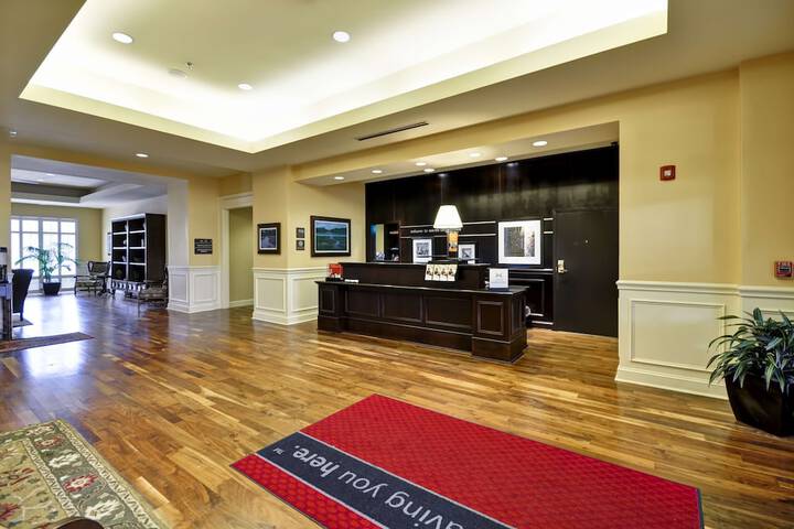 Hampton Inn & Suites North Charleston-University Blvd