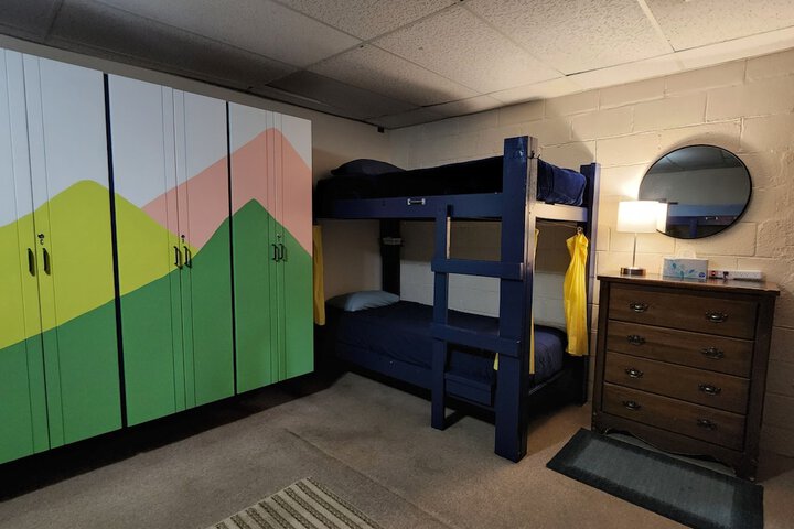 Room 43 of 46