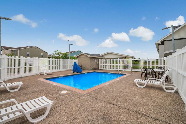 Pool 8 of 30