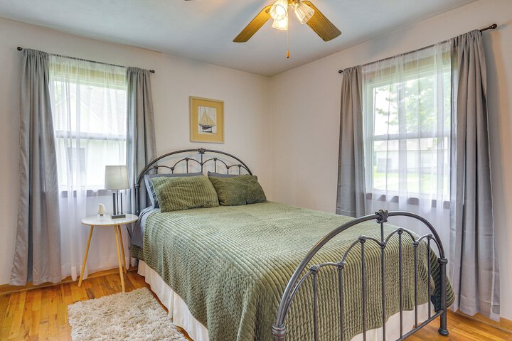 Walk to Restaurants: Stockton Home w / Game Room
