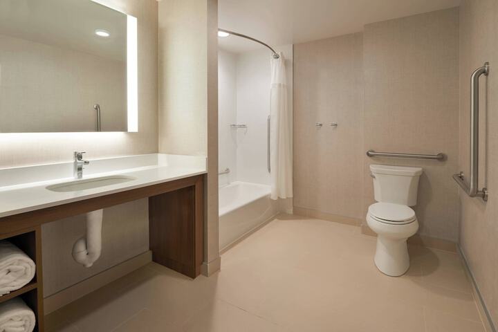 Room 14 of 24