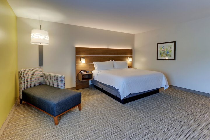 Room 40 of 75